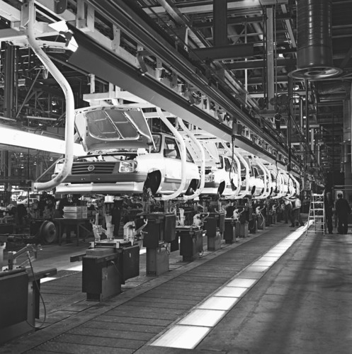 Produktion des Opel Corsa A im Werk Saragossa (1982).