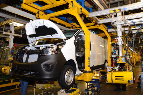 Produktion des Opel Vivaro im Werk Luton.