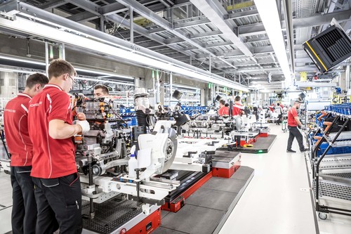 Produktion des Porsche Taycan in Stuttgart.