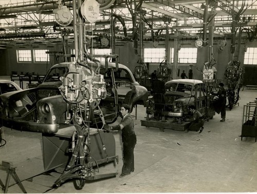 Produktion des Seat 1400 (1955).