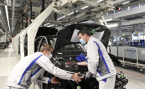 Produktion im Volkswagen-Werk Zwickau in Zeiten der Corona-Pandemie.