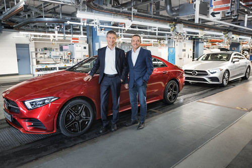 Produktionsanlauf des Mercedes-Benz CLS im Werk Sindelfingen: Standortverantwortlicher und Produktionsleiter Michael Bauer (links) und Betriebsratsvorsitzender Ergun Lümali.