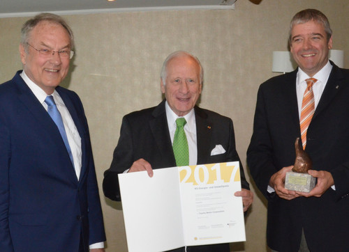 Prof. Dr. Dieter Anselm, KS-Präsient Dietrich Rath und Dirk Breuer, Toyota (von links).