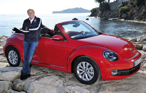 Prominenz im Cabrio: Hans-Joachim Stuck am Beetle Cabriolet.