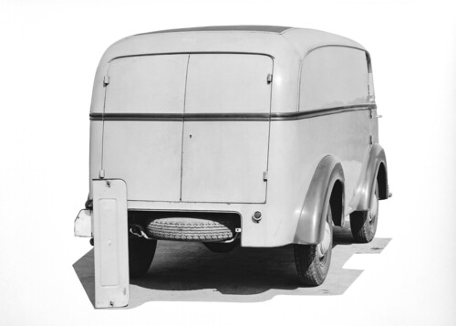 Prototyp eines Opel Blitz Lieferwagen 1,5-23 COE (1937). 