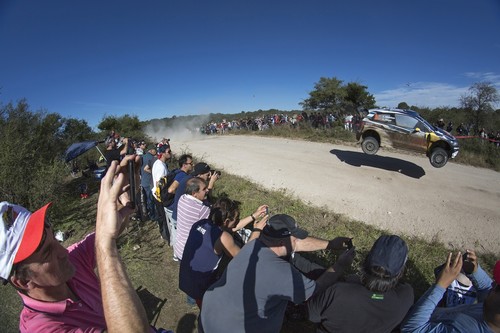 Rallye Argentinien 2016: Andreas Mikkelsen im Volkswagen Polo R WRC.
