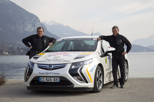 Rallye Monte Carlo für Autos mit alternativen Antrieben: Das französische Duo Bernard Darniche (rechts) und Joseph Lambert konnte sich im Opel Ampera gegen die Konkurrenz durchsetzen.