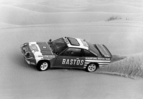 Rallye Paris-Dakar 1984: Guy Colsoul und Alain Lopes gewannen im Opel Manta 400 die Klasse der zweiradgetriebenen Autos und wurden Vierte im Gesamtklassement.