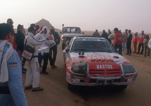 Rallye Paris-Dakar 1984: Guy Colsoul und Alain Lopes gewannen im Opel Manta 400 die Klasse der zweiradgetriebenen Autos und wurden Vierte im Gesamtklassement.