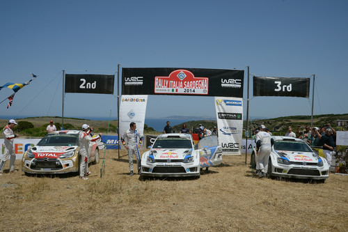 Rallye Sardinien: Zwei VW Polo R WRC und ein Citroën DS3 WRC fuhren aufs Podium.