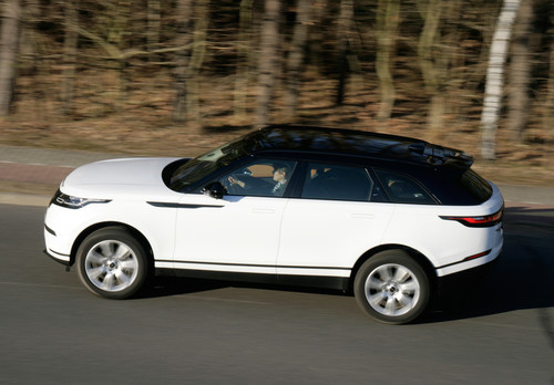 Range Rover Velar D240 SE.