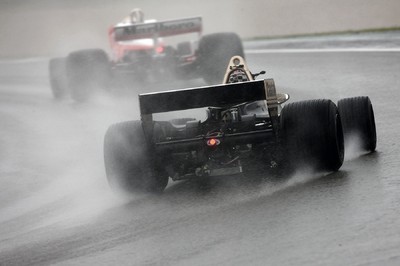 Regen trübte gestern den Abschlusstag des AvD-Oldtimer-Grand-Prix am Nürburgring.