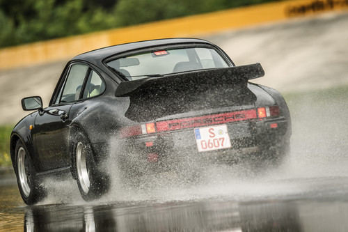 Reifentest für Porsche-Klassiker: 911 Turbo (1983).