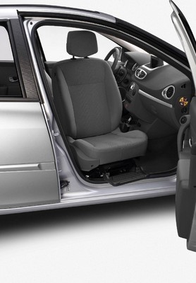 Renault bietet für den Clio einen schwenkbaren Beifahrersitz an.