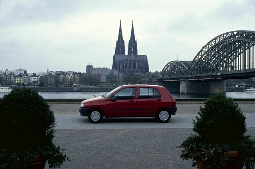 Renault Clio (1990–1998).
