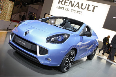 Renault Wind.