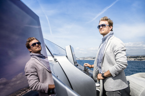  Renn-Performance trifft in Monaco auf modernen Luxus: Nico Rosberg mals an einem anderen Steuer.