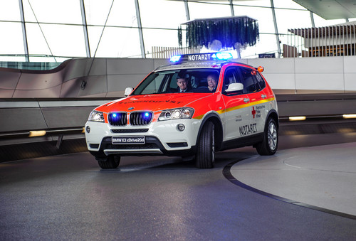 Rettungsdienste in Bayern fahren künftig BMW X3.