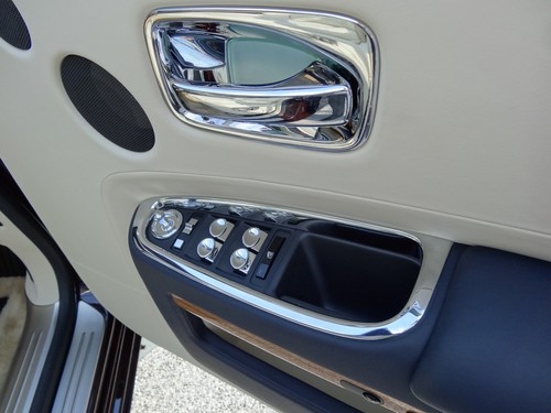 Rolls-Royce Ghost II: Den Türgriff kennt man doch...
