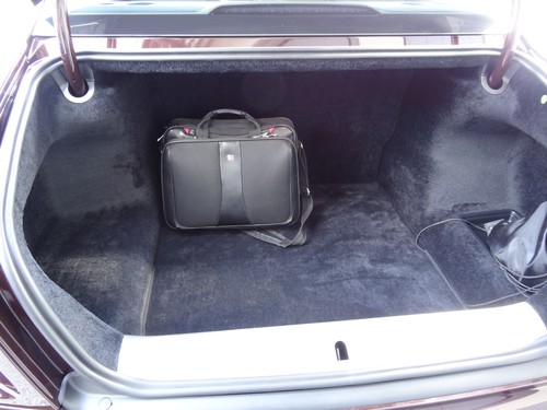 Rolls-Royce Ghost II: Man sah in dieser Klasse schon größere Kofferräume.