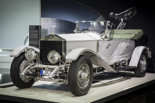 Rolls-Royce Silver Ghost.