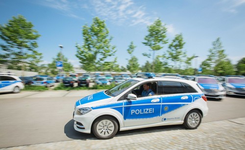 Sachsens Polizei stellt 24 Mercedes-Benz B 250 e in Dienst.