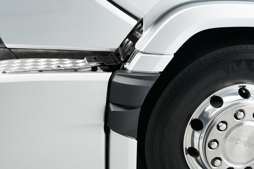 Scania-Seitenerkennung: Radar für den Abbiegeassistenten im Kotflügel der Beifahrerseite.