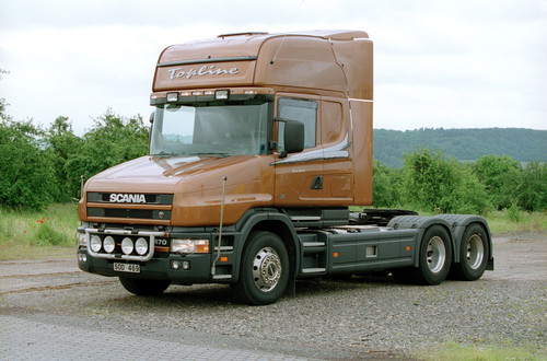 Scania T 124 (2002).