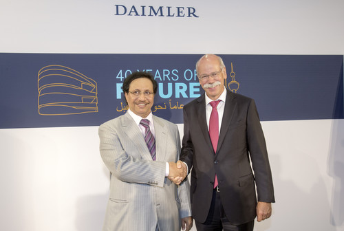 Scheich Jaber Al-Mubarak Al-Hamad Al-Sabah, Premierminister von Kuwait, und Daimler-Vorstandschef Dr. Dieter Zetsche.