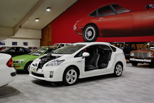 Schnittmodell des Prius III in der Toyota Collection.