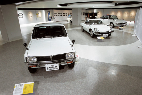 Showroom des Mazda-Museums in Hiroshima.