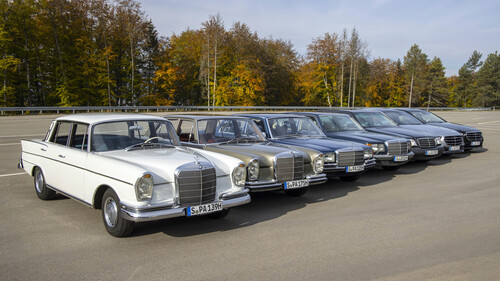 Sieben Modellgenerationen Mercedes-Benz S-Klasse.