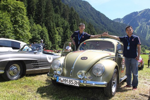 Silvretta-Classic 2014: Die Wertungsprüfungsgewinner aus China mit dem VW Käfer Mille Miglia.