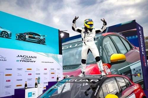 Simon Evans hat die Jaguar-I-Pace-e-Trophy 2019/2020 gewonnen.