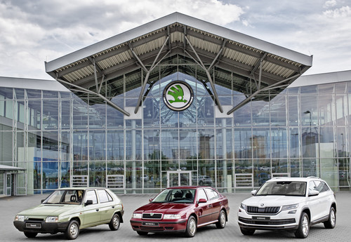 Skoda feiert 15 Millionen gebaute Fahrzeuge seit Beginn der Partnerschaft mit Volkswagen im Jahr 1991. Damals wurde noch der Favorit (l.) gebaut. Der Octavia auf VW-Golf-Plattform (Bildmitte, 1. Generation) ist auch in der dritten Modellgeneration der Bestseller der Marke, und das SUV Kodiaq (r.) ist die jüngste Baureihe der Tschechen.