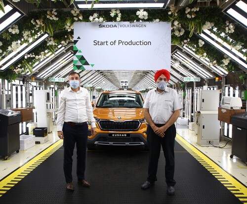 Skoda hat im indischen Werk Chakan in Pune mit der Produktion des Kushaq begonnen (v.l.): Produktions- und Logistikleiter Mojmír Hájek und Gurpratap Boparai, Managing Director Skoda Auto Volkswagen India Private Limited.