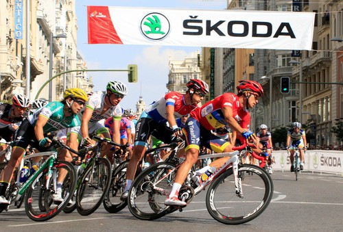 Skoda ist offizieller Fahrzeugpartner der Spanien-Rundfahrt.