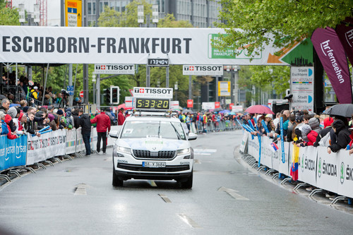 Skoda startet mit dem Klassiker Eschborn–Frankfurt in die Radsportsaison 2018: Im Vorjahr führte ein Kodiaq das Feld an.