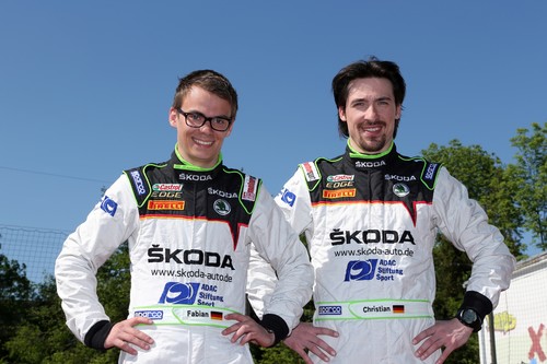 Skoda-Werksfahrer Fabian Kreim (l.) und Copilot Frank Christian. 
Skoda Fabia R5.