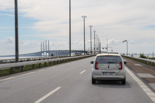 Škodas Citigo CNG auf der Öresundbrücke.