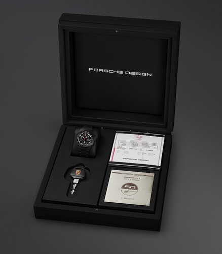 Sonderanfertigung und Einzelstück zum 50-jährigen Bestehen von Porsche Design: Chronograph 1 - 911 S 2.4 Targa.