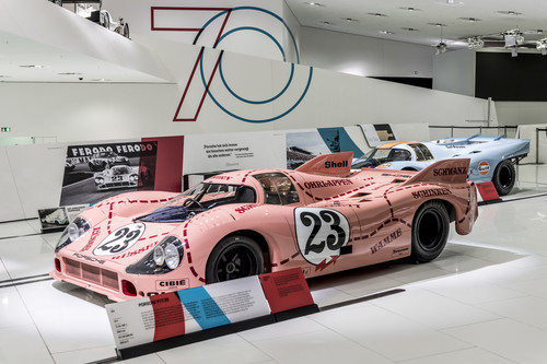 Sonderausstellung „70 Jahre Porsche Sportwagen“: Porsche 917/20 „Sau“.
