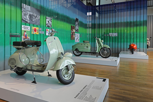 Sonderausstellung in der Autostadt: „Der Motorroller – Mikromobilität zwischen Lifestyle und technischer Innovation“.