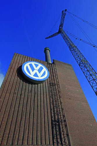 Spektakuläre Instandhaltungsarbeiten am Wolfsburger Heizkraftwerk Nord/Süd.