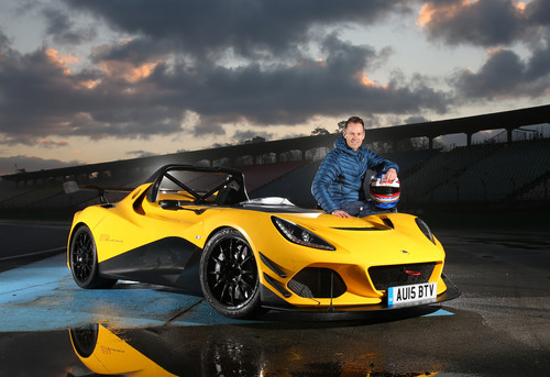 „Sport Auto“-Testredakteur Christian Gebhardt mit dem Lotus 3-Eleven.