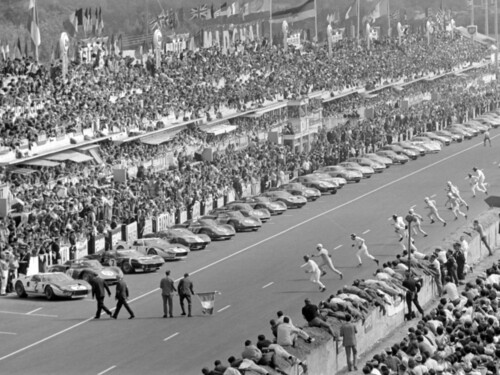 Start zum 24 Stunden Rennen von Le Mans 1965.

