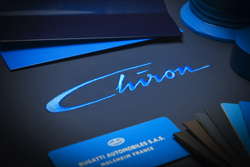 Stilisierte Signatur im Bugatti Chiron.