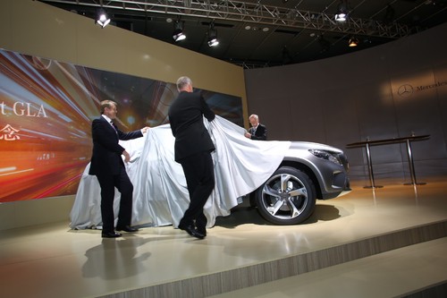 Studie Mercedes-Benz GLA: Prof. Dr. Thomas Weber, Hubertus Troska, Dr. Deter Zetsche (von links).