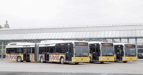 Stuttgarter Straßenbahnen AG übernimmt drei Mercedes-Benz Hybridbusse.