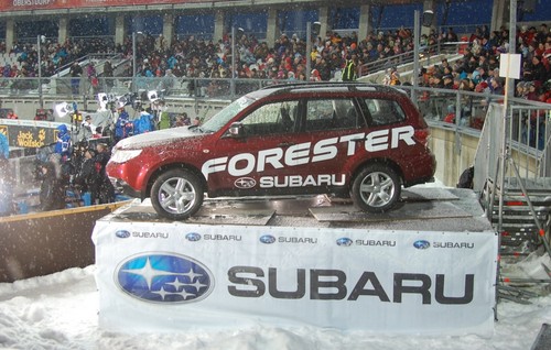 Subaru stellte das Siegerauto der Vierschanzentournee und den Shuttle-Service.
